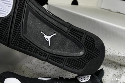 AIR 'WHITE JORDAN RETRO THUNDER' FQ8138-001 4 1023